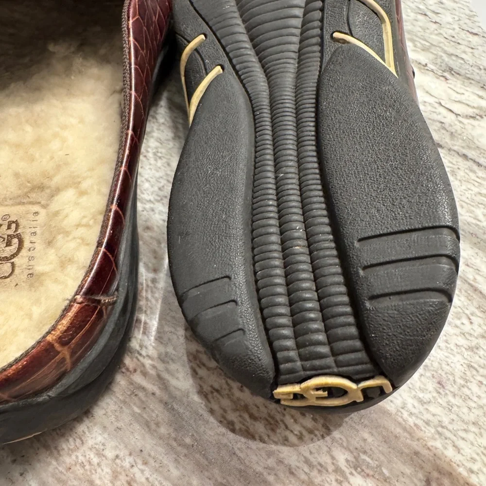 UGG womens Brown Leather Loafers - Picture 5 of 5